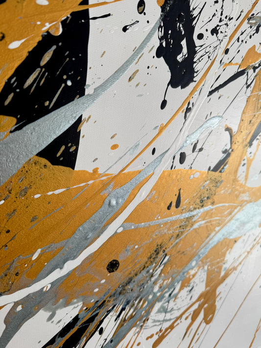 The Hiding Dragon (100 × 100 cm)